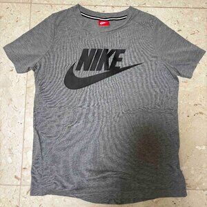 NIKE Essential Logo Standard Fit Women's T-Shirt - Gray - Medium